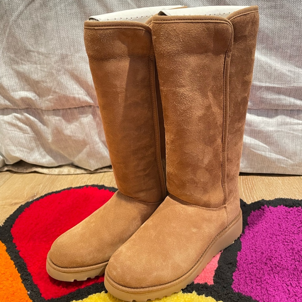 UGG Kara boots size 6